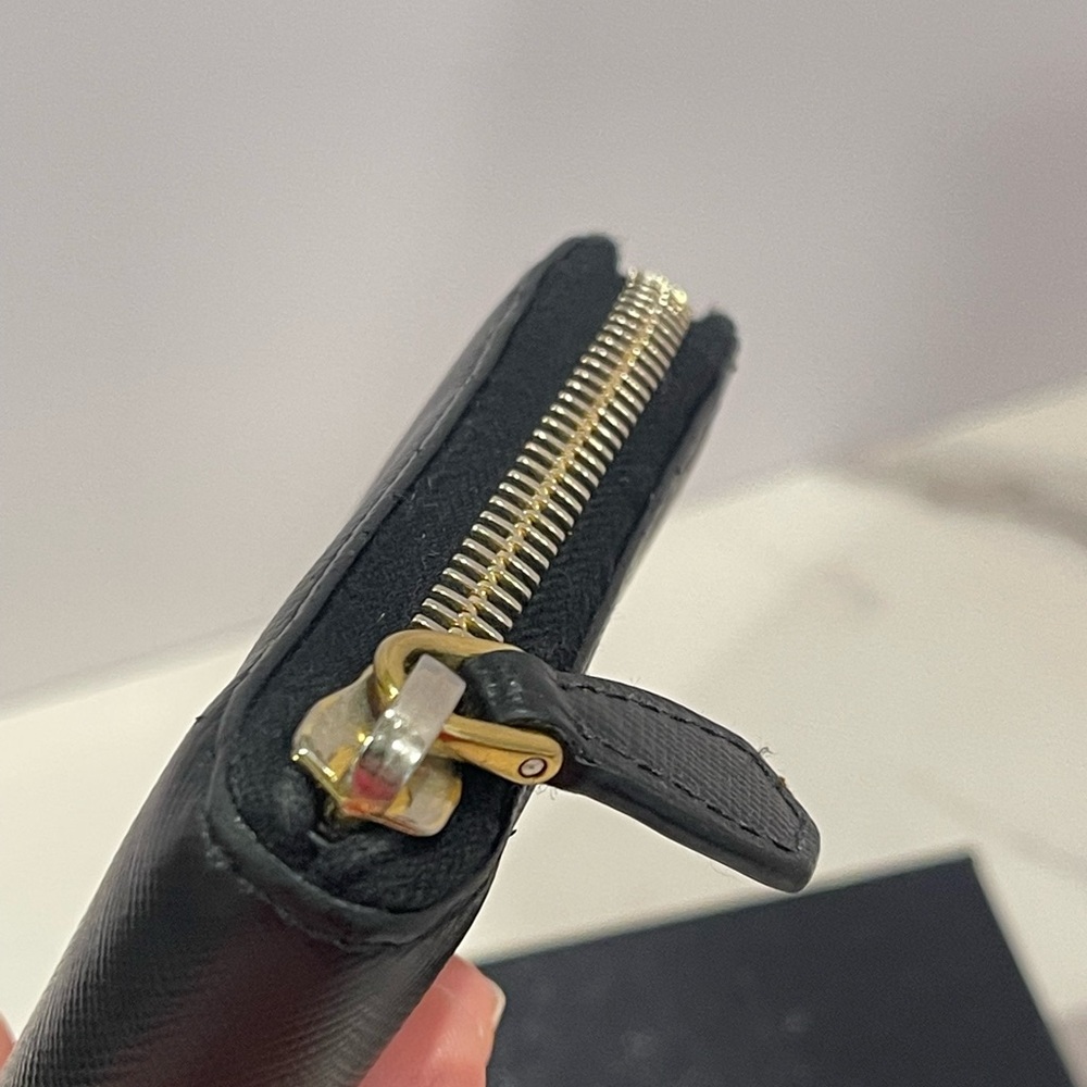 Authentic Prada Saffiano Black Zippy Wallet - Picture 6 of 9